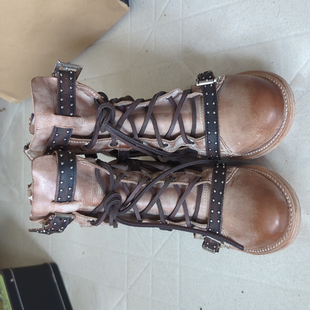 Freebird Cheyenne Size 9 fits like an 8